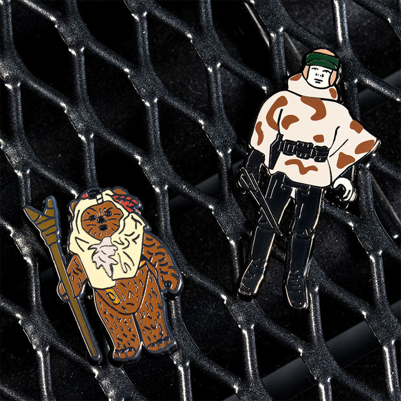 Pin Kings Star Wars Enamel Pin Badge Set 1.41 – Paploo and Luke Skywalker (in Battle Poncho)